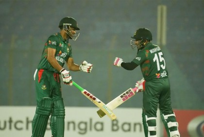 মুশফিকের দৃঢ়তায় শান্ত-শতকে লঙ্কা বধ