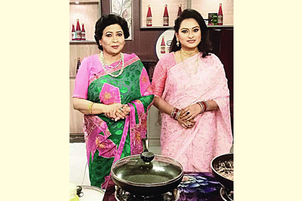 ছোটপর্দায় রান্না নিয়ে মাহাবুবা-সোনিয়া