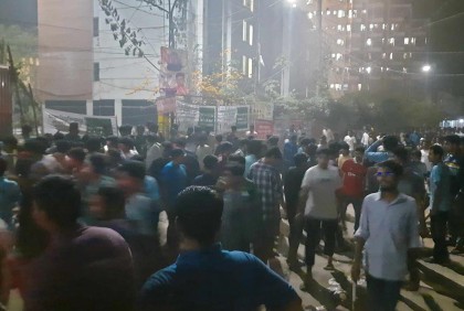 এলাকাবাসীর সঙ্গে নজরুল বিশ্ববিদ্যালয় শিক্ষার্থীদের সংঘর্ষ 