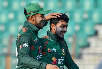 একাদশে তিন পরিবর্তন নিয়ে ফিল্ডিংয়ে বাংলাদেশ 