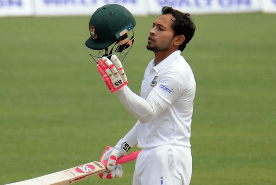 টেস্ট থেকে ছিটকে গেলেন মুশফিক