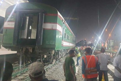 বঙ্গবন্ধু সেতুতে ট্রেন লাইনচ্যুত, কারণ জানতে তদন্ত কমিটি