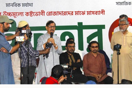 মানুষ খেতে পায় না আর আওয়ামী লীগ নেতারা লুট করে বিদেশে সম্পদের পাহাড় গড়ছে : মান্না

