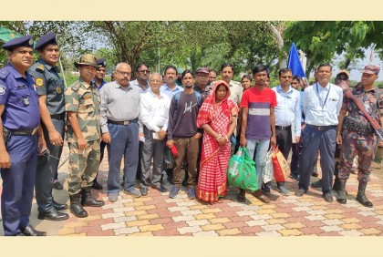 বাংলাদেশে কারাভোগ শেষে ভারতে ফিরলেন মা-ছেলে

