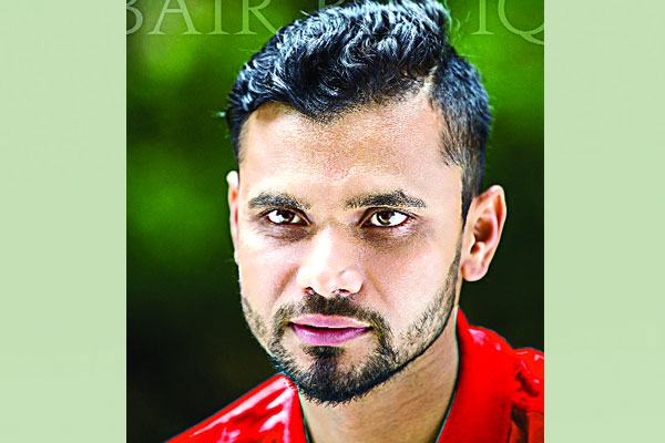 মাঠে নেমে বাজিমাত মাশরাফির