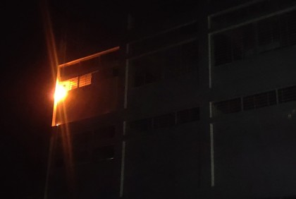 গাইবান্ধা উপজেলা মুক্তিযোদ্ধা কমপ্লেক্স ভবনে আগুন