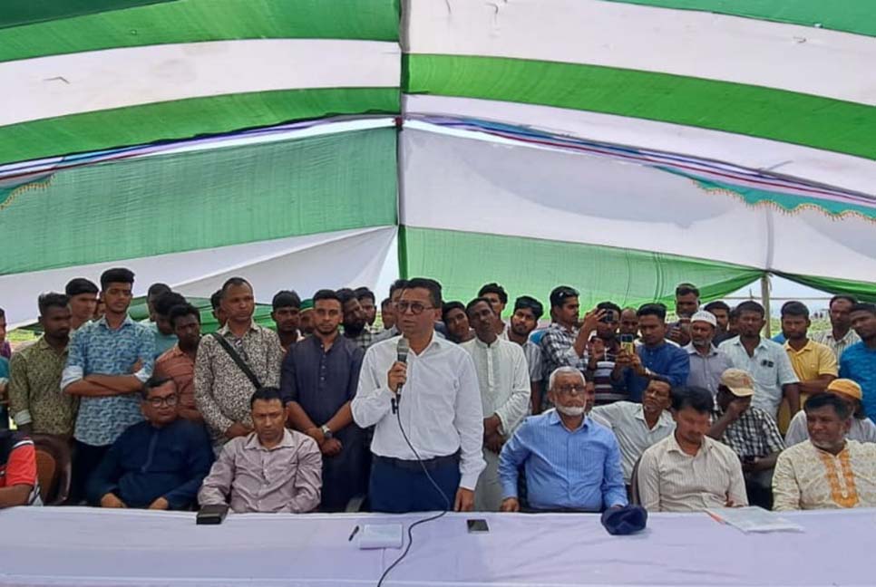 সরকার গ্রামকে শহরে রূপান্তরের কাজ করছেন : এনামুল হক শামীম 

