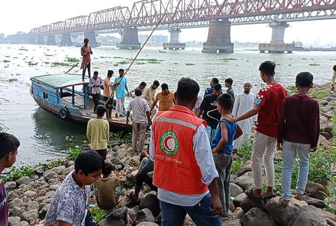 ভৈরবে নৌকাডুবি ঘটনায় আরও দুইজনের মরদেহ উদ্ধার