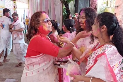 লক্ষ্মীপুরে হোলি উৎসব অনুষ্ঠিত