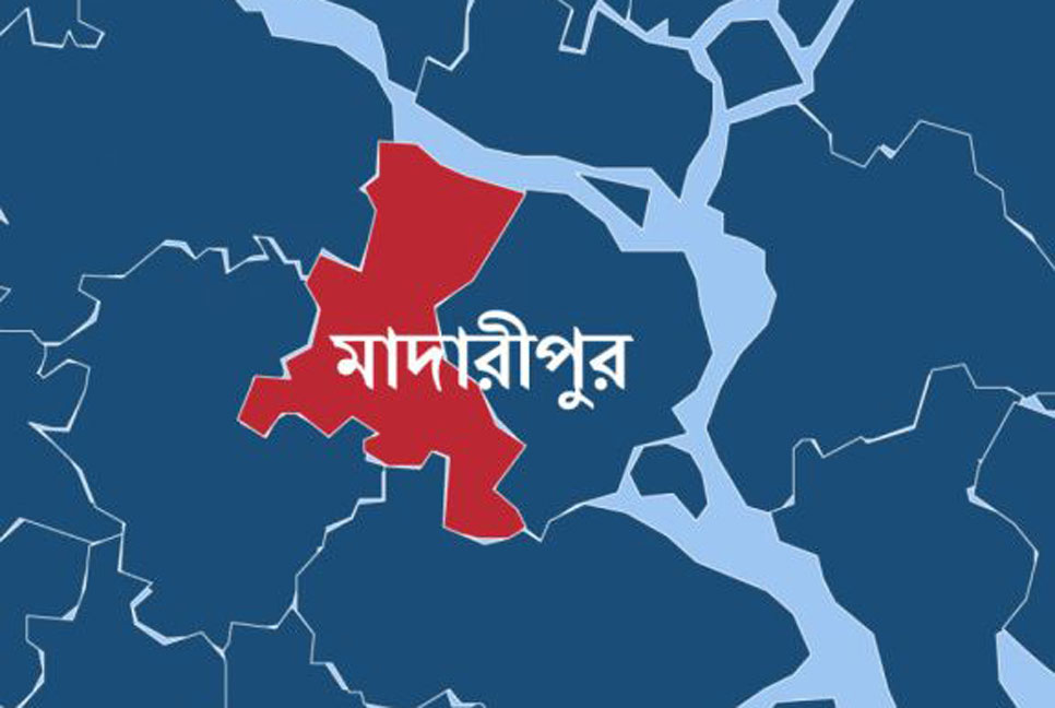 হাতবোমা বানাতে গিয়ে বৃদ্ধ নিহত, আহত ২