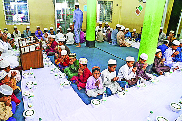 এতিম শিশুদের জন্য বসুন্ধরার ইফতার