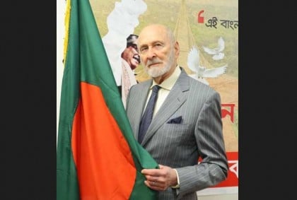 শেখ হাসিনার বিচক্ষণতাপূর্ণ নেতৃত্বের প্রশংসা লিয়ার লেভিনের
