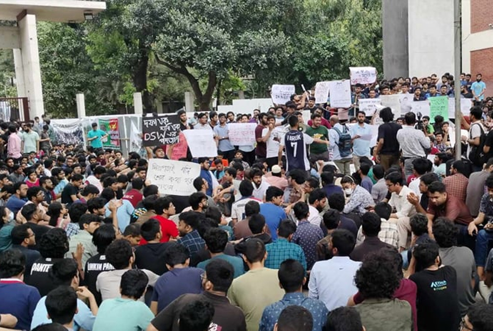 ফের উত্তাল বুয়েট, সকাল থেকেই বিক্ষোভে শিক্ষার্থীরা


