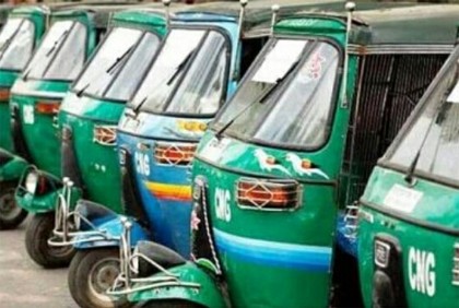শহর দাপিয়ে বেড়াচ্ছে অবৈধ সিএনজি