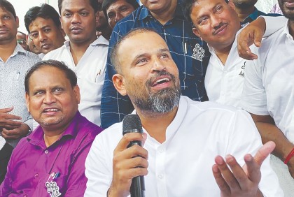 নির্বাচনি প্রচারে বিশ্বকাপ জয়ের ছবি ব্যবহার করতে পারবেন না ইউসুফ পাঠান 