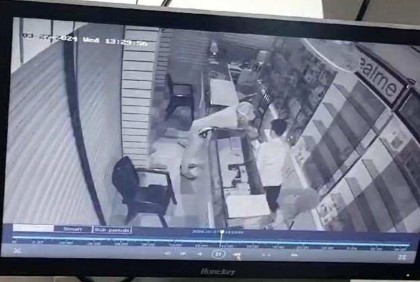 দোকান থেকে সাড়ে তিনশ মোবাইলফোন চুরি, ৬ জন কারাগারে
