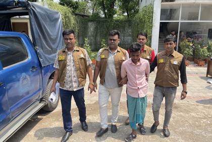 চোরকে চিনে ফেলায় বৃদ্ধাকে গলা কেটে হত্যা
