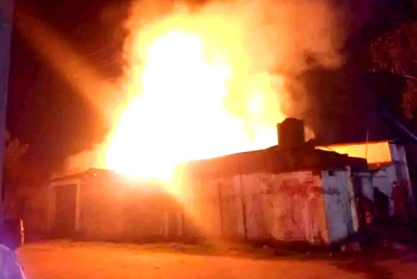 সৈয়দপুরে সেমাই ফ্যাক্টরিতে অগ্নিকাণ্ড