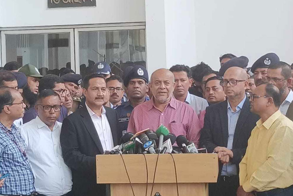 ‘টিকিট যাতে কালোবাজারে যেতে না পারে, সে ব্যবস্থা নেওয়া হয়েছে’

