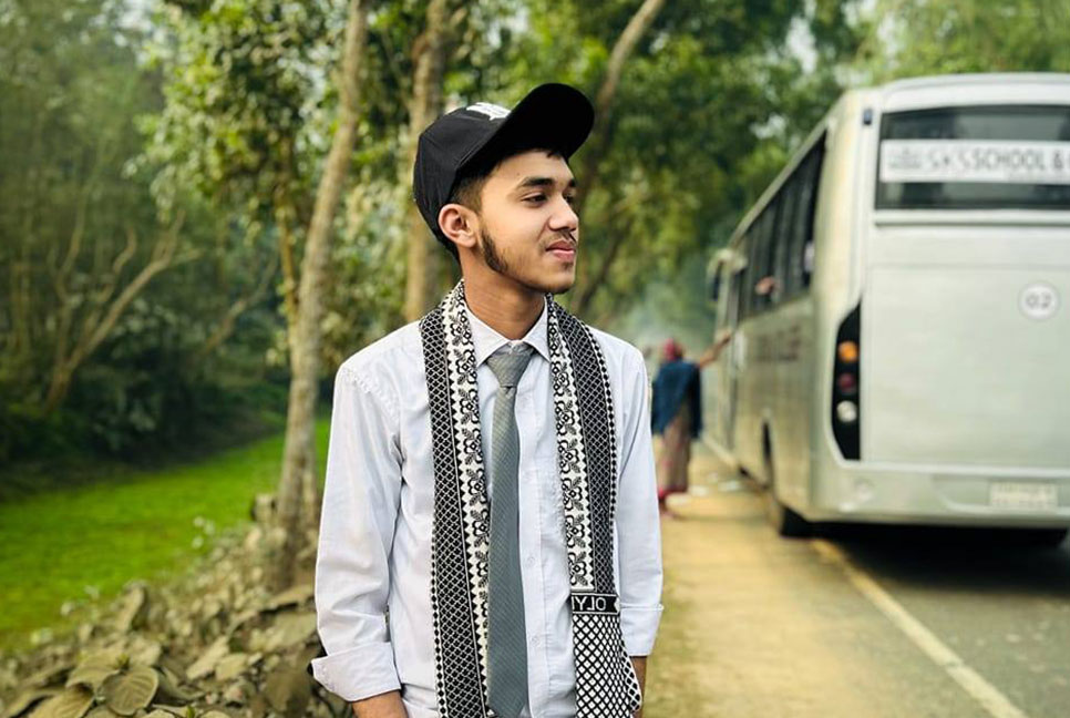 অন্যকে বাঁচাতে গিয়ে নিজের জীবন বিসর্জন দেওয়া জোবায়ের বাস্তবতার প্রতীক!