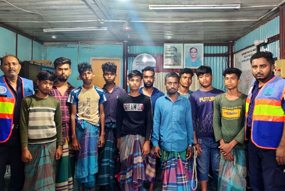 চাঁদপুরে ১০ জেলে আটক