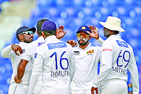 জয়ের অপেক্ষায় শ্রীলঙ্কা