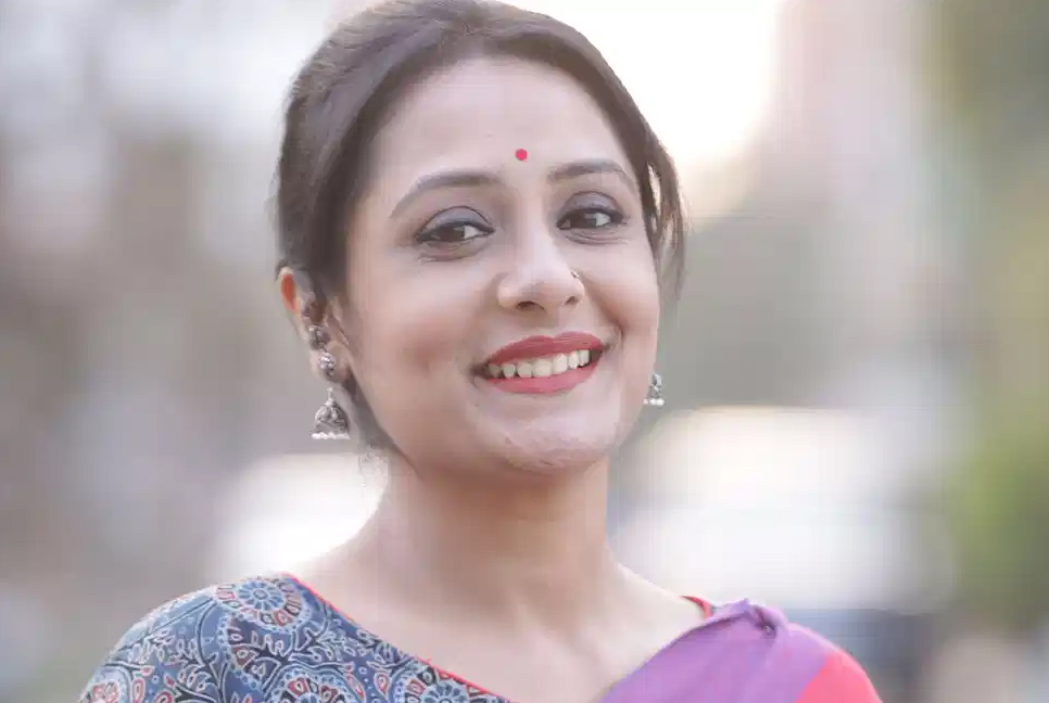 আন্দোলনরত বুয়েট শিক্ষার্থীদের পাশে দাঁড়ালেন অপি করিম