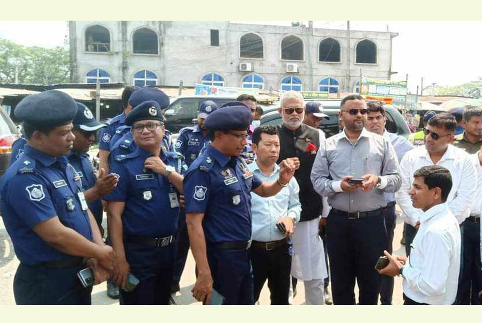 ঈদ যাত্রায় ভোগান্তি কমাতে মহাসড়কে কুমিল্লার প্রশাসন