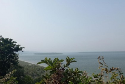 পাঁচদিন বন্ধ থাকার পর মিয়ানমার থেকে এলো বিস্ফোরণের শব্দ  