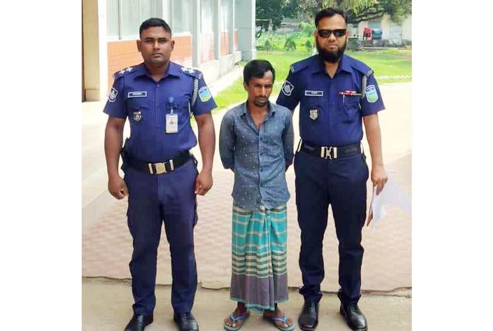 বাবার বিরুদ্ধে মেয়েকে ধর্ষণের অভিযোগ