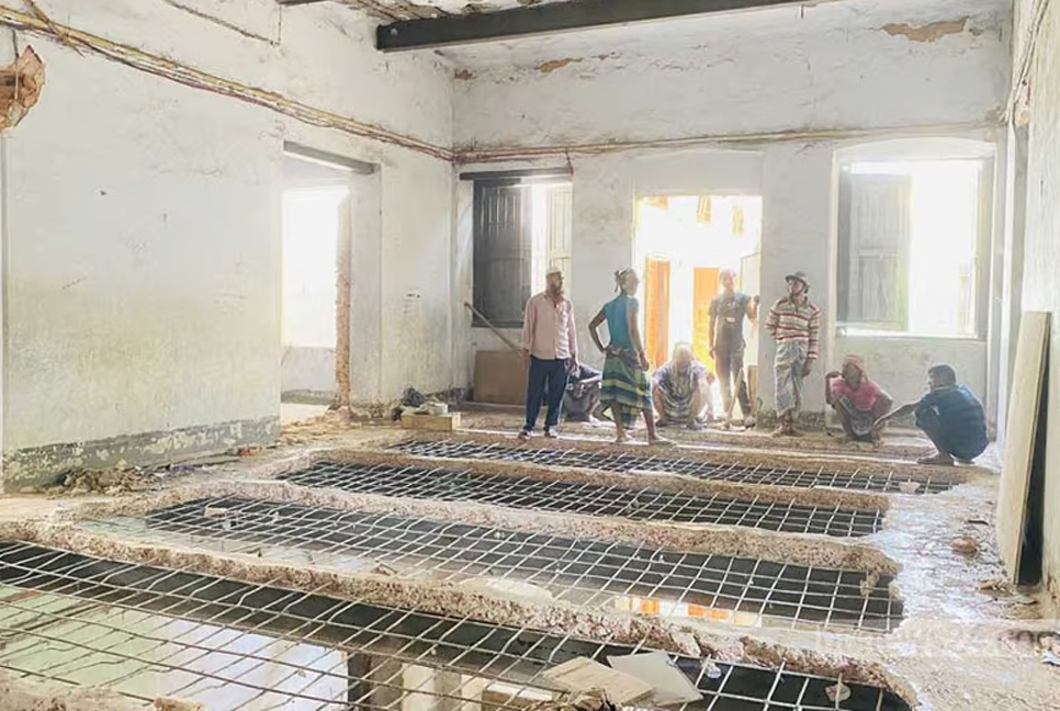 বিভিন্ন শিক্ষাপ্রতিষ্ঠানের ‘অতি ঝুঁকিপূর্ণ’ ৪৪ ভবন সিলগালার নির্দেশ
