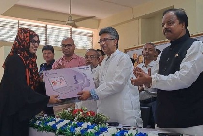 ‘শেখ হাসিনার দয়ায় চিকিৎসা নিচ্ছেন খালেদা জিয়া, পাশে নেই কেউ’