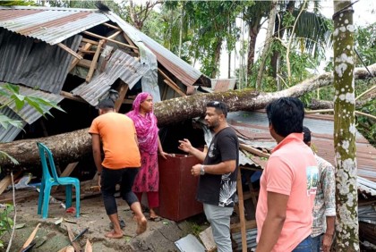 ভোলায় কালবৈশাখী ঝড়ে পাঁচ শতাধিক ঘরবাড়ি বিধ্বস্ত, নিহত ২ 

