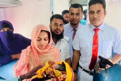 ঈদযাত্রায় চলন্ত ট্রেনে সন্তান জন্ম দিলেন নারী

