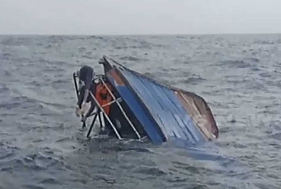 মোজাম্বিকে ফেরিডুবি: মৃতের সংখ্যা ছাড়াল ১০০, নিখোঁজ আরও ২০
