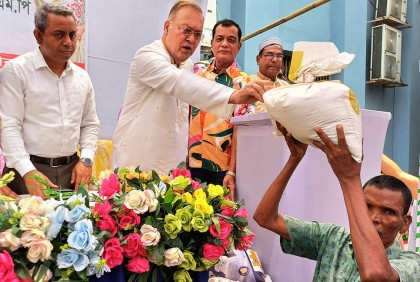 শ্রীমঙ্গলে বিনামূল্যে চাল বিতরণ