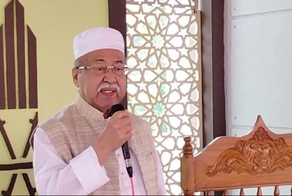নরসিংদীতে ঈদের নামাজ আদায় করলেন শিল্পমন্ত্রী