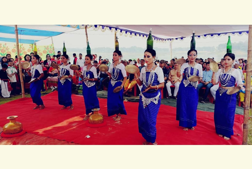 বৈসাবি উৎসবে মাতোয়ারা পাহাড়