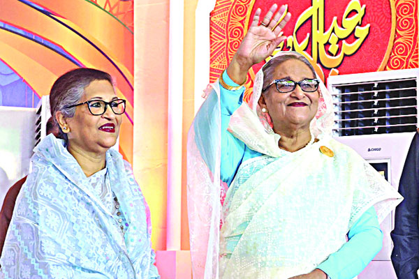 আওয়ামী লীগ আসে দিতে, বিএনপি নিতে