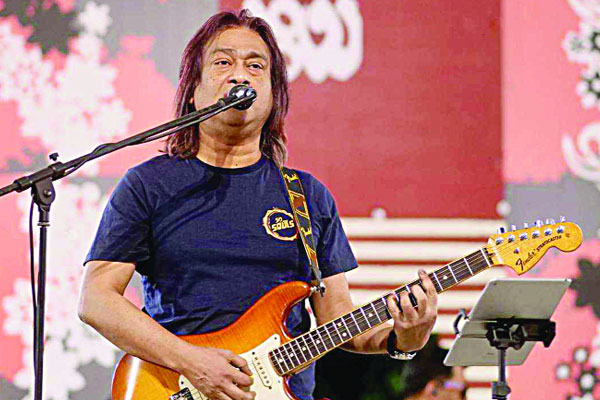পার্থর গানে মাতলো মায়ামি