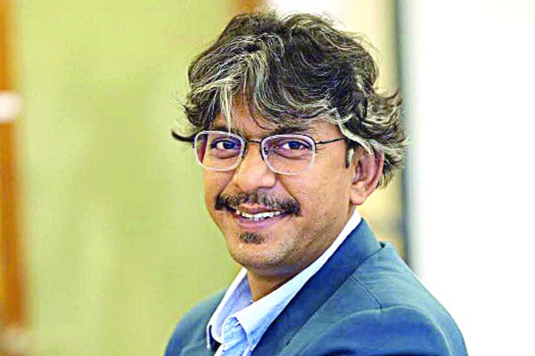 এবার খলনায়ক চঞ্চল