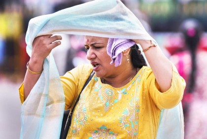 তীব্র গরমে পুড়ছে পশ্চিমবঙ্গ, রেড অ্যালার্ট জারি