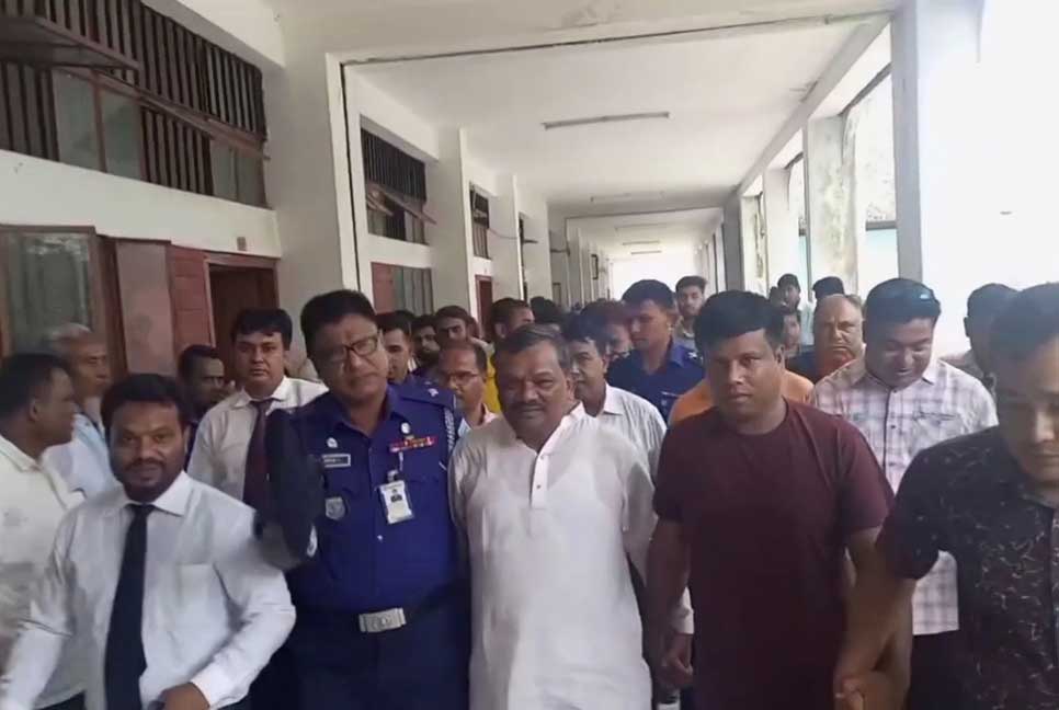 হত্যা মামলায় সাবেক চেয়ারম্যানসহ ছাত্রদল নেতা কারাগারে