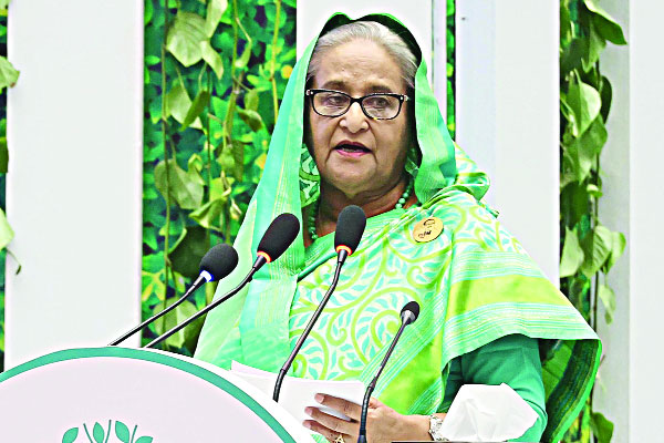 যুদ্ধে নয়, জলবায়ু খাতে অর্থ ব্যয় করুন : প্রধানমন্ত্রী