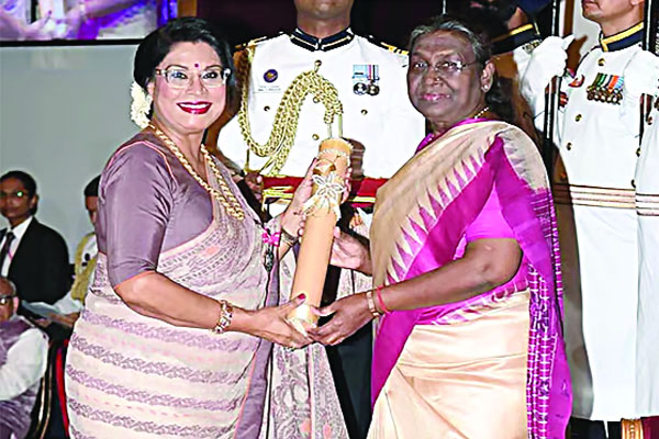 পদ্মশ্রী গ্রহণ করলেন রেজওয়ানা চৌধুরী বন্যা