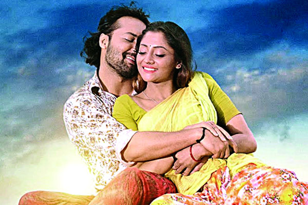 ‘লিপস্টিক’-এর চমক