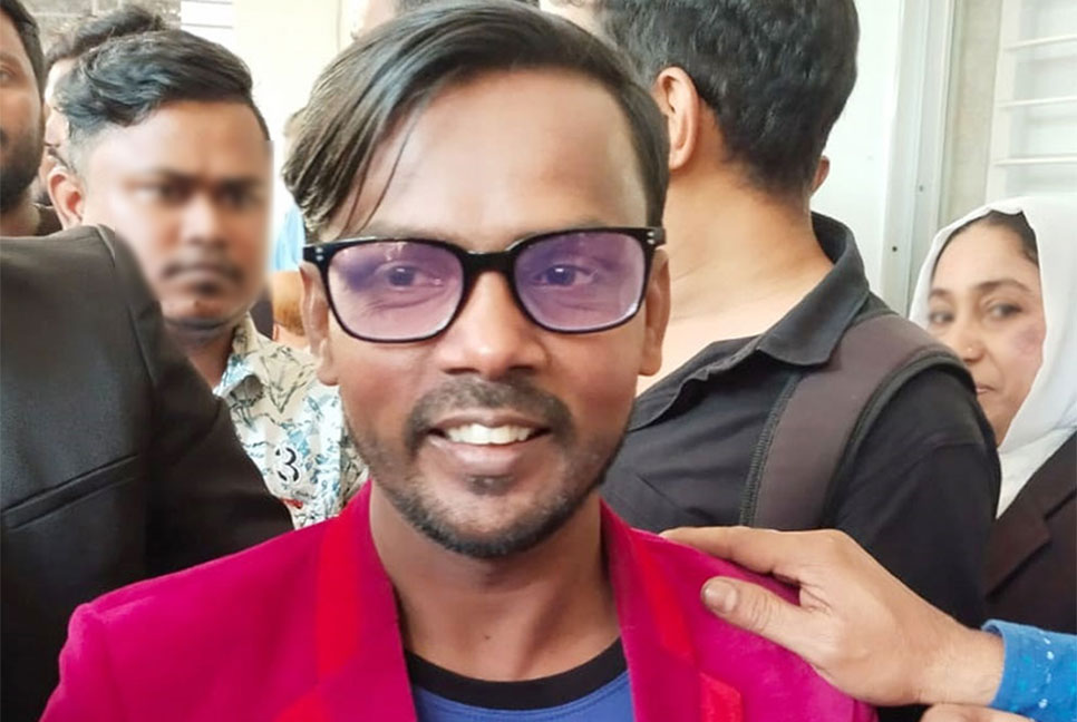 ঝিনাইদহে উপ-নির্বাচনে লড়বেন হিরো আলম