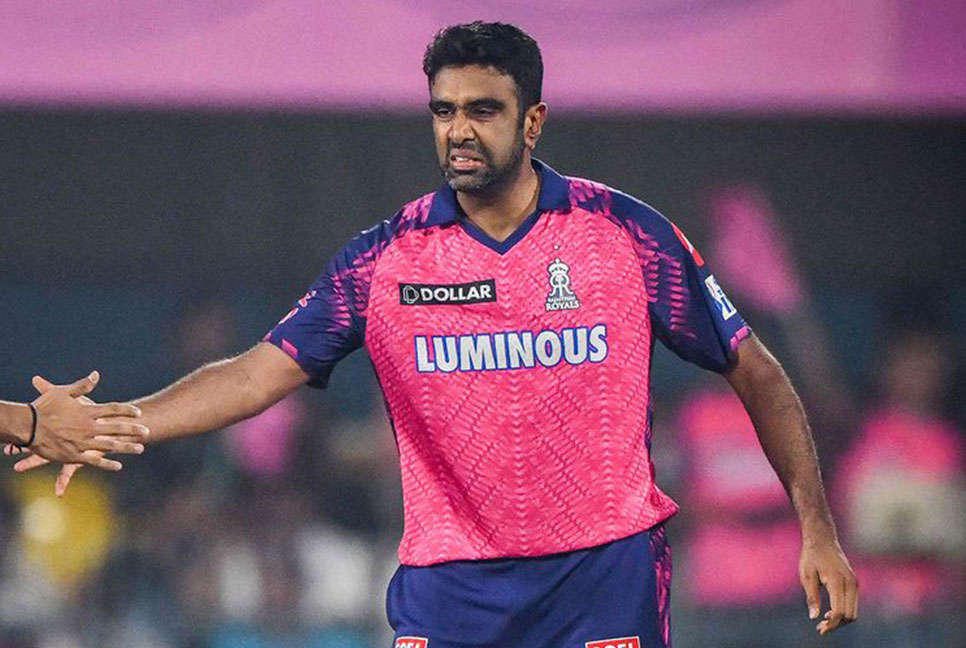 শেবাগ কোচ হলে একাদশে জায়গাই পাবেন না অশ্বিন!