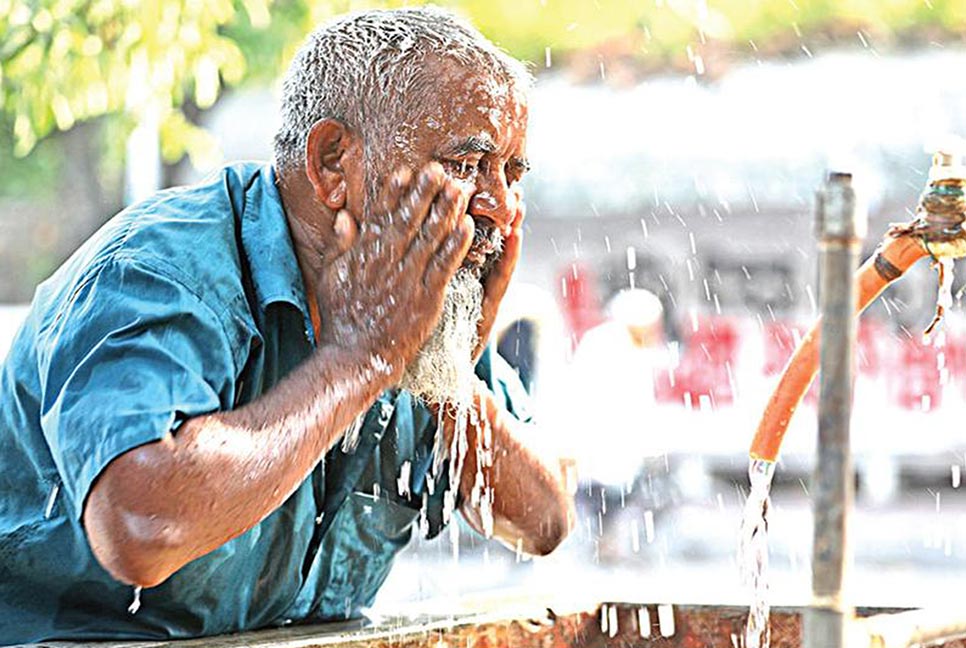 ‘হিটস্ট্রোকে’ এক সপ্তাহে ১০ জনের মৃত্যু: স্বাস্থ্য অধিদপ্তর