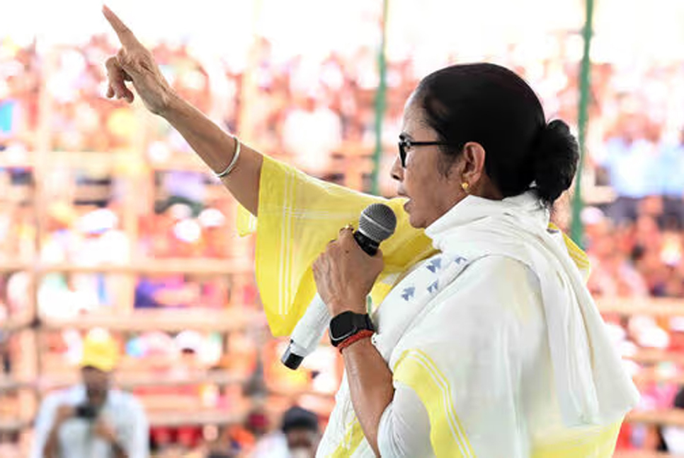 সব জিনিসের দাম বেড়েছে কিন্তু মানুষের দাম কমেছে : মমতা
